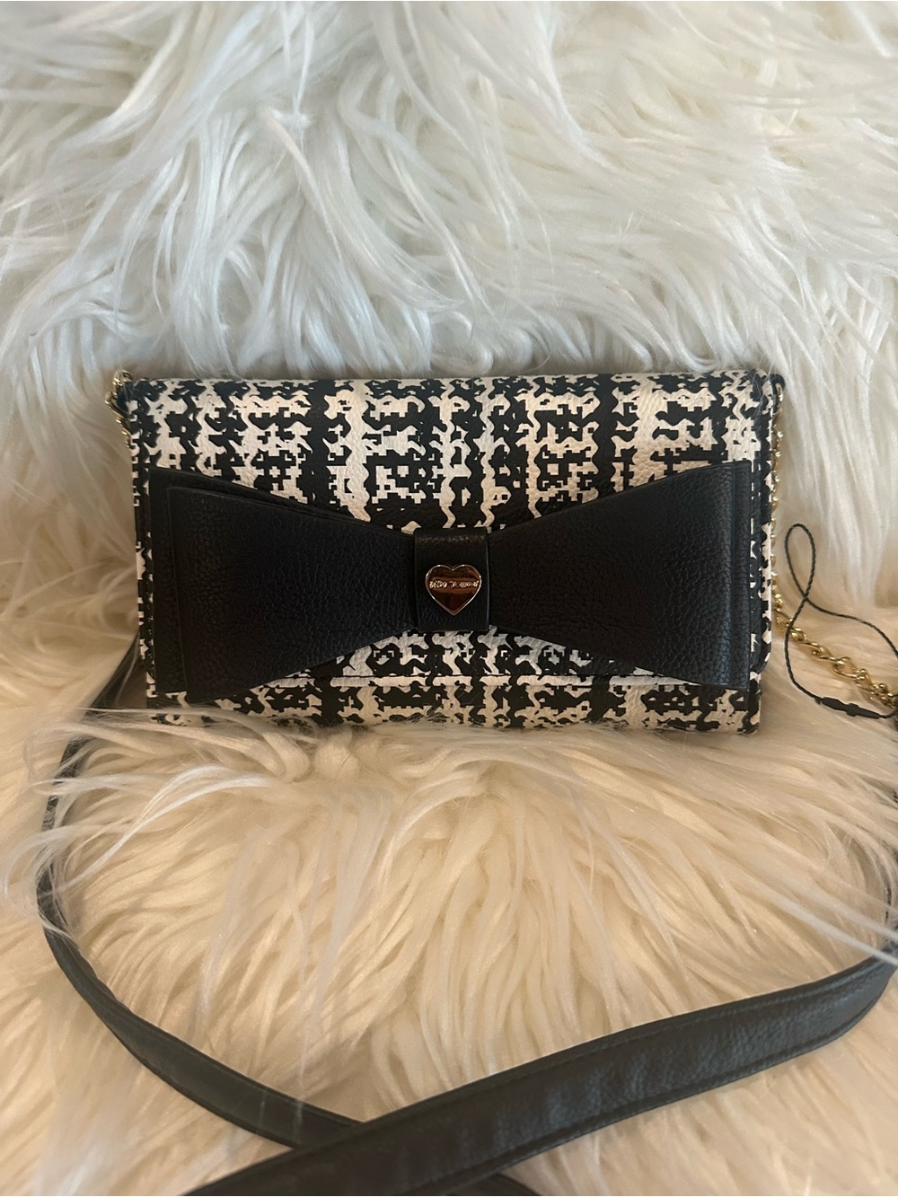 Betsey Johnson Black & White Bow Crossbody Wallet NWOT